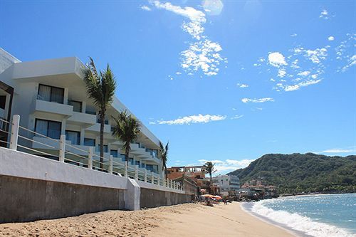 Hotel Barra De Navidad Hotel 4*