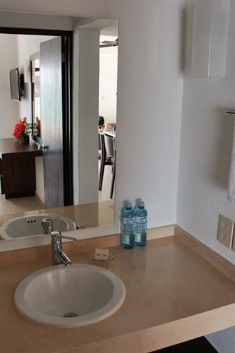 Hotel Barra de Navidad 4*