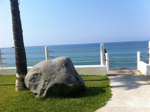 Hotel Barra de Navidad Hotel 4*